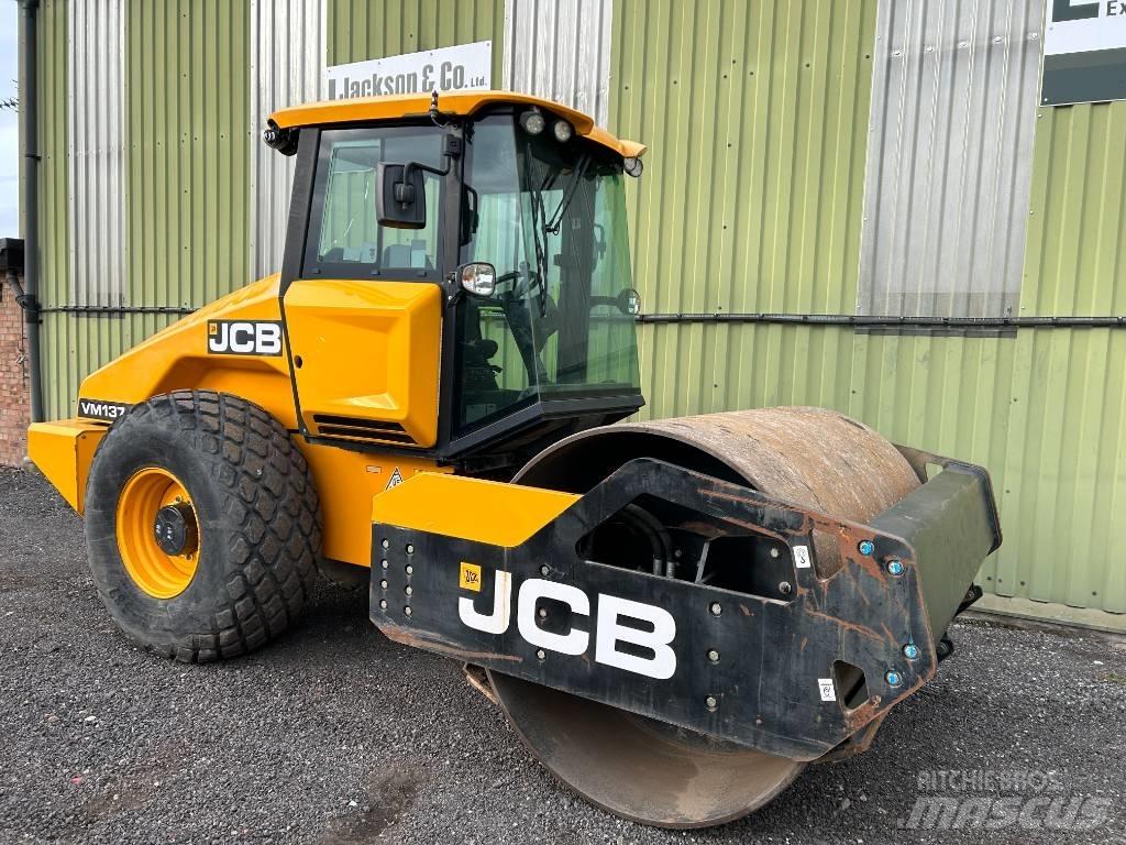 JCB VM 137 Tek tamburlu silindirler