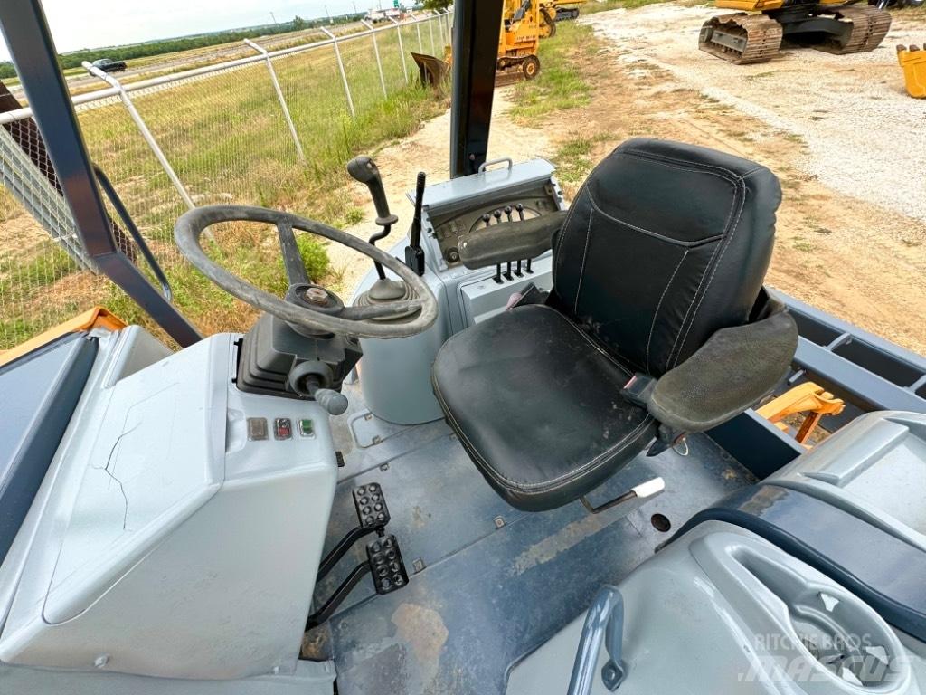 CASE 570 M XT Tekerlekli yükleyiciler
