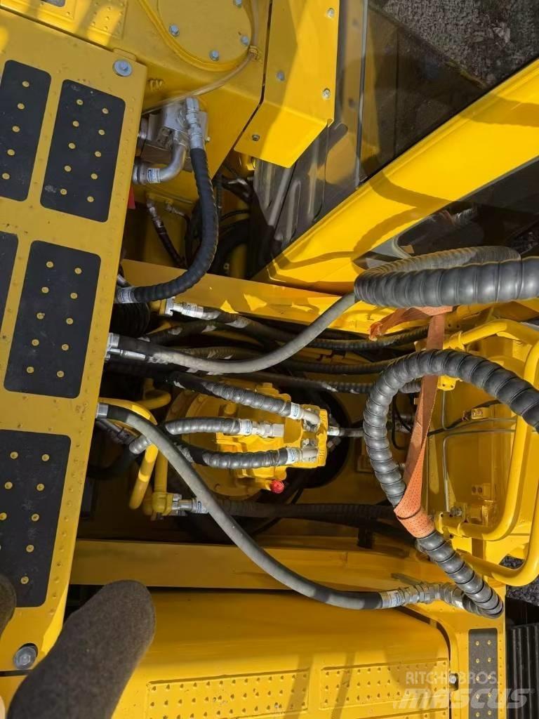 Komatsu 350LC-8 Paletli ekskavatörler