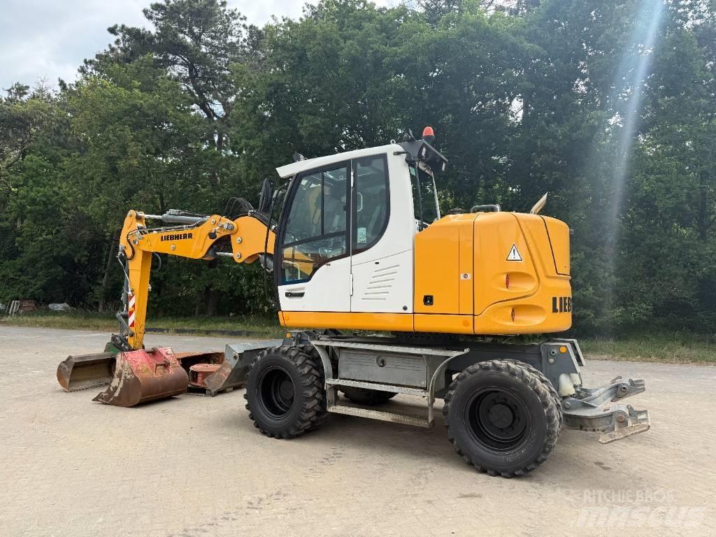Liebherr A 910 Comp Lastik tekerli ekskavatörler