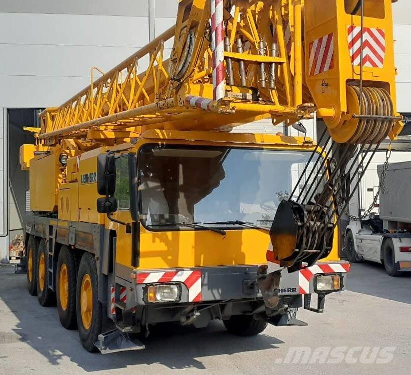 Liebherr 1070/1 Yol-Arazi Tipi Vinçler (AT)