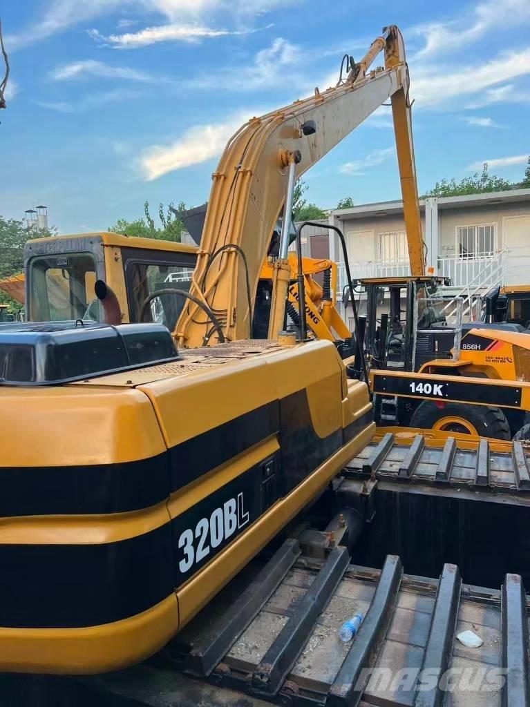 CAT 320 B L Amfibi Ekskavatörler