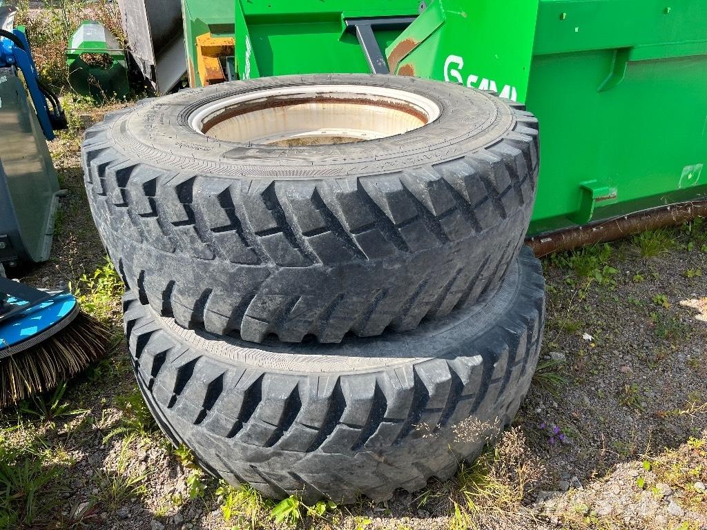 Nokian 16.9 R28 Tekerlekler