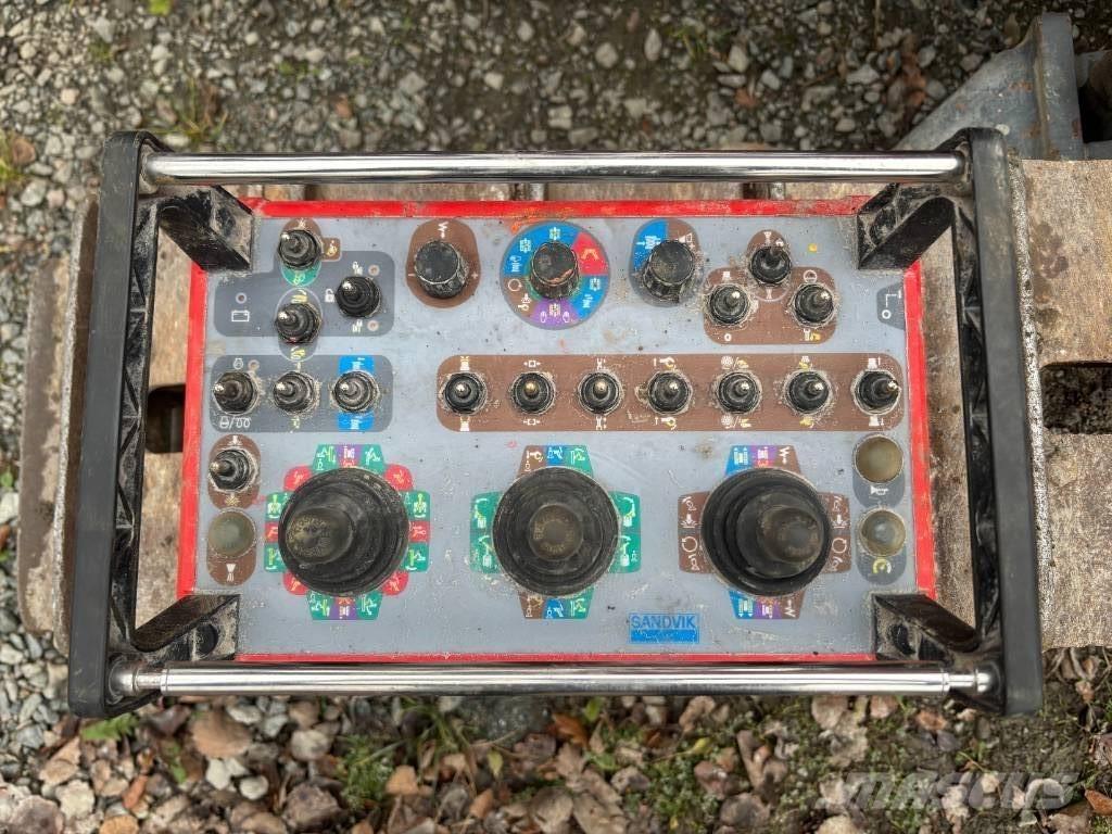 Sandvik Dino DC400Ri Sondaj kuleleri