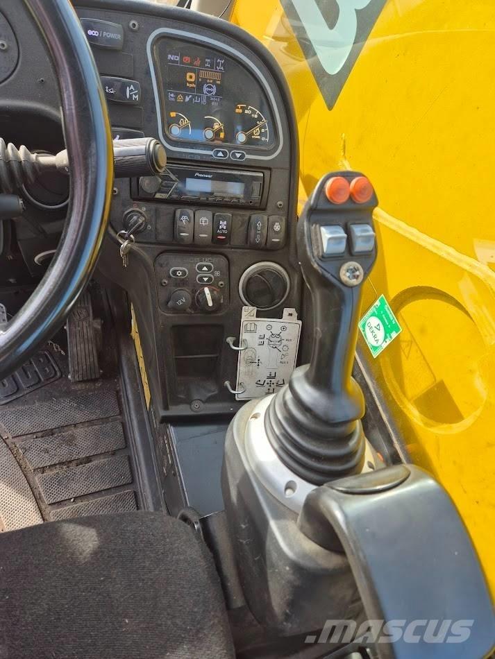 JCB 541-70 Tarimsal teleskopik yükleyiciler