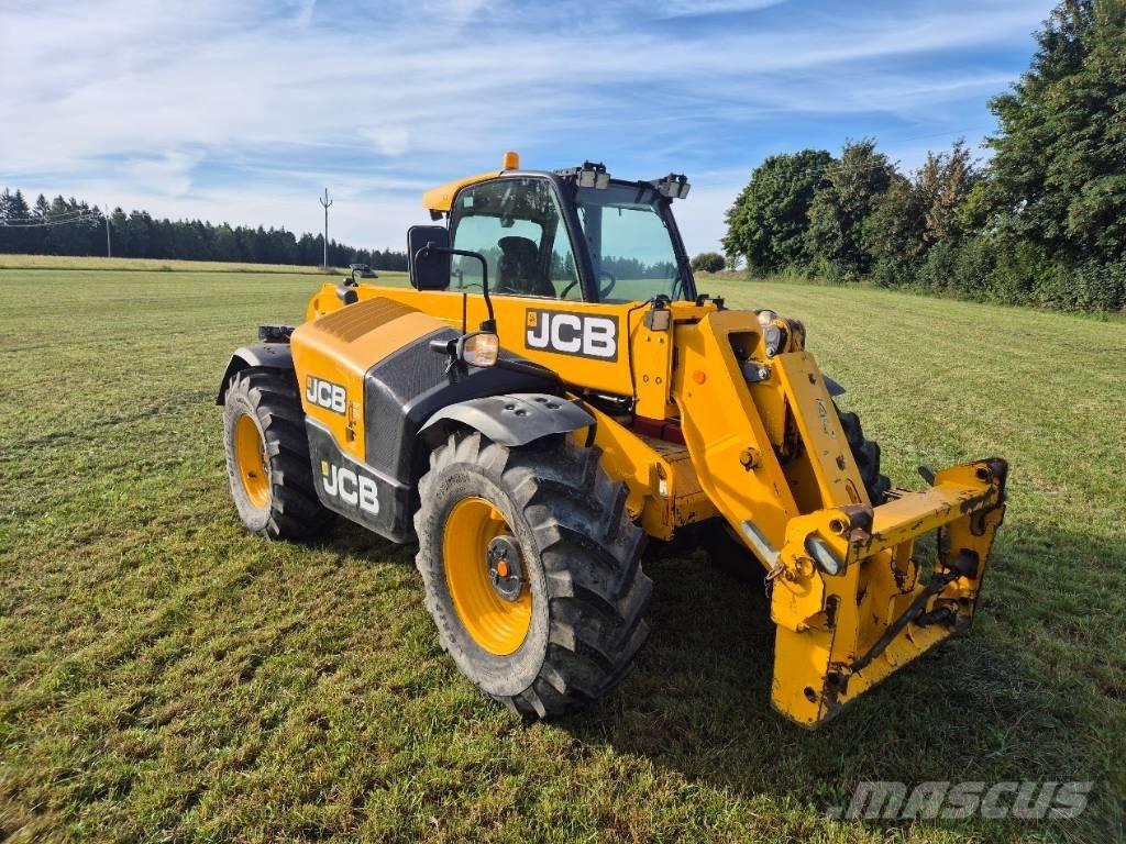 JCB 541-70 Tarimsal teleskopik yükleyiciler