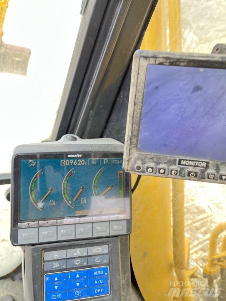 Komatsu PC 240 LC-7 Paletli ekskavatörler