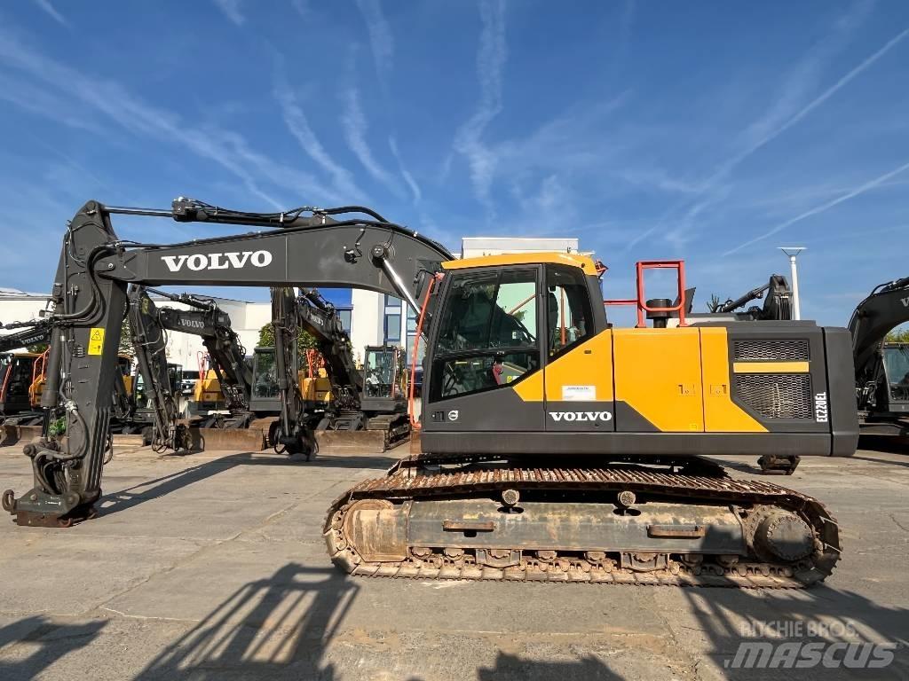 Volvo EC220EL Paletli ekskavatörler