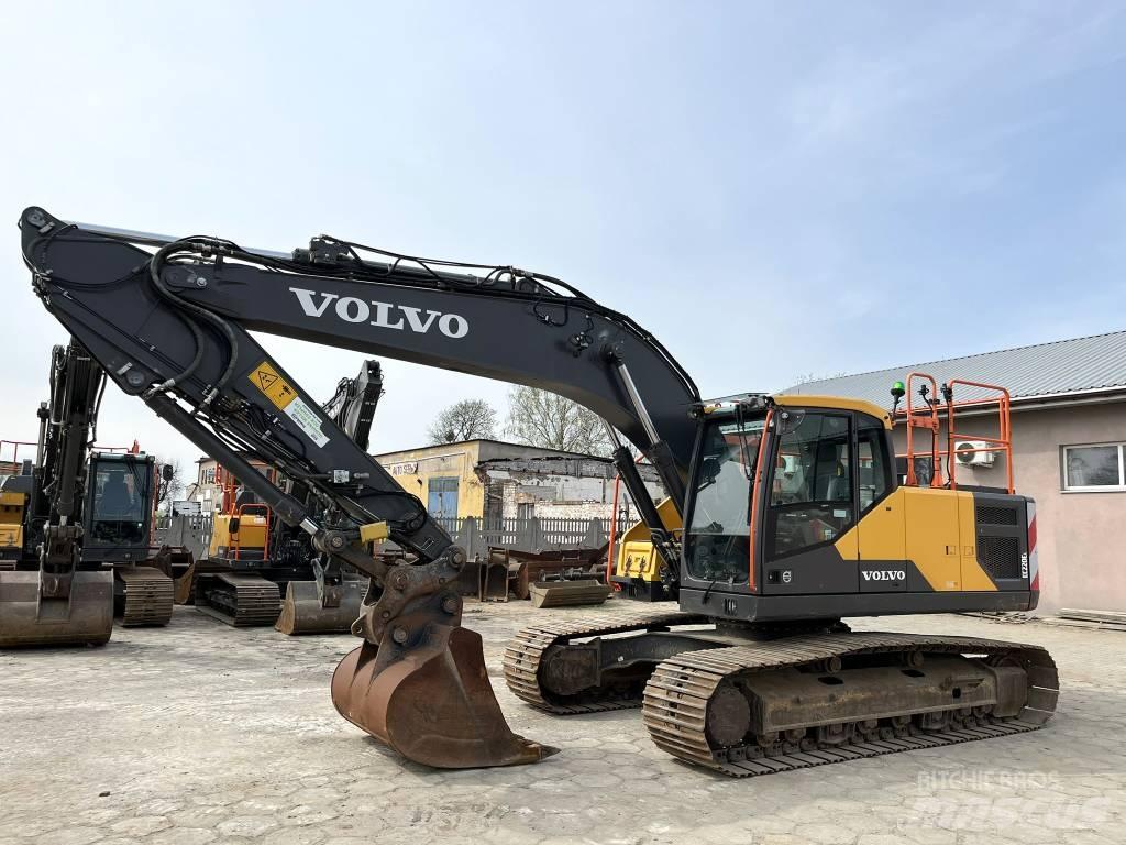 Volvo EC 220 E Paletli ekskavatörler