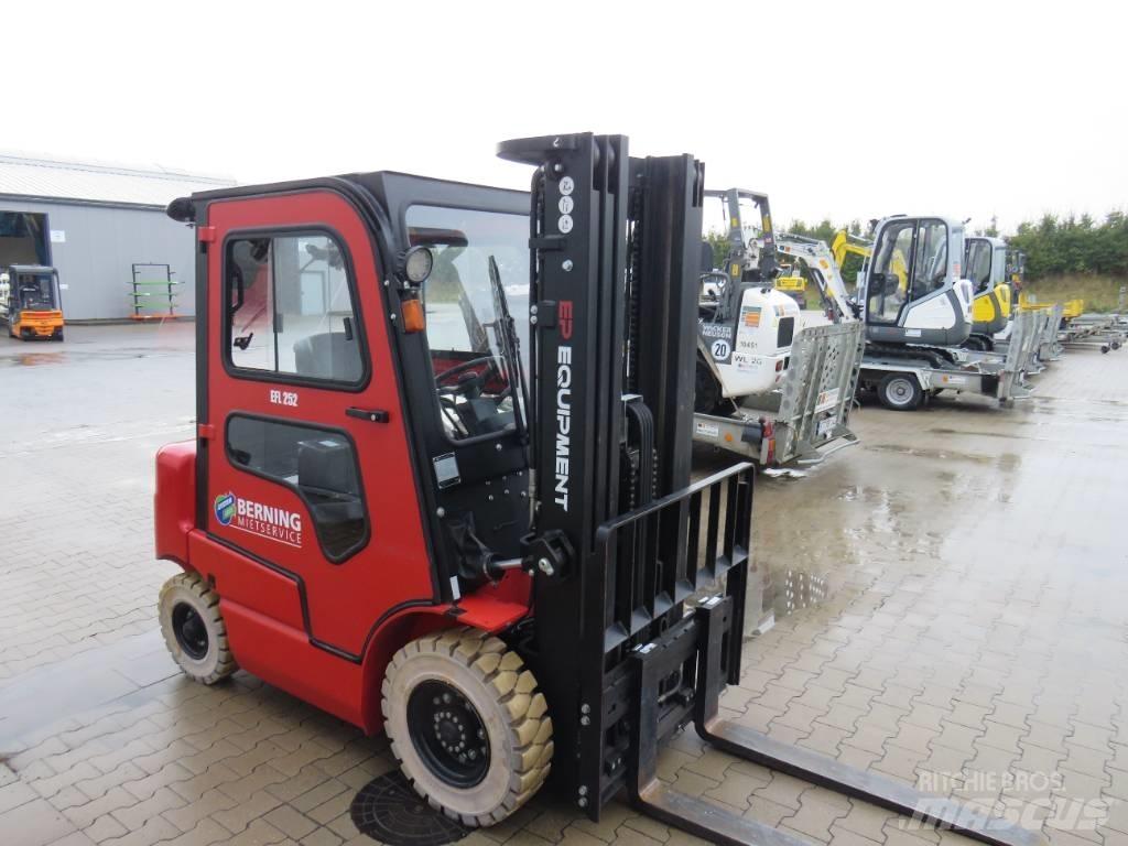 EP EFL252 Elektrikli forkliftler