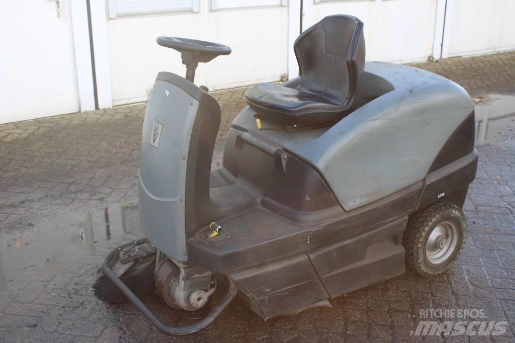 Kärcher KM 100/100 Cadde süpürücüler