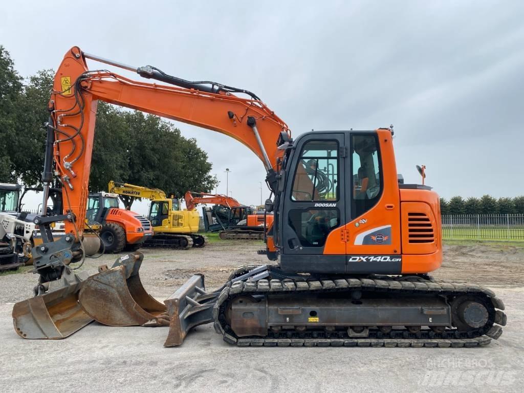 Doosan DX 140 LCR-5 Paletli ekskavatörler