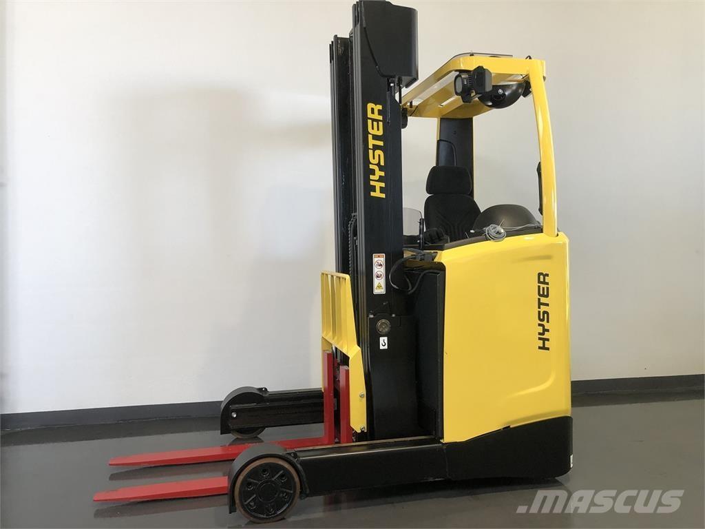Hyster R1.4E Reach truck - depo içi istif araçları