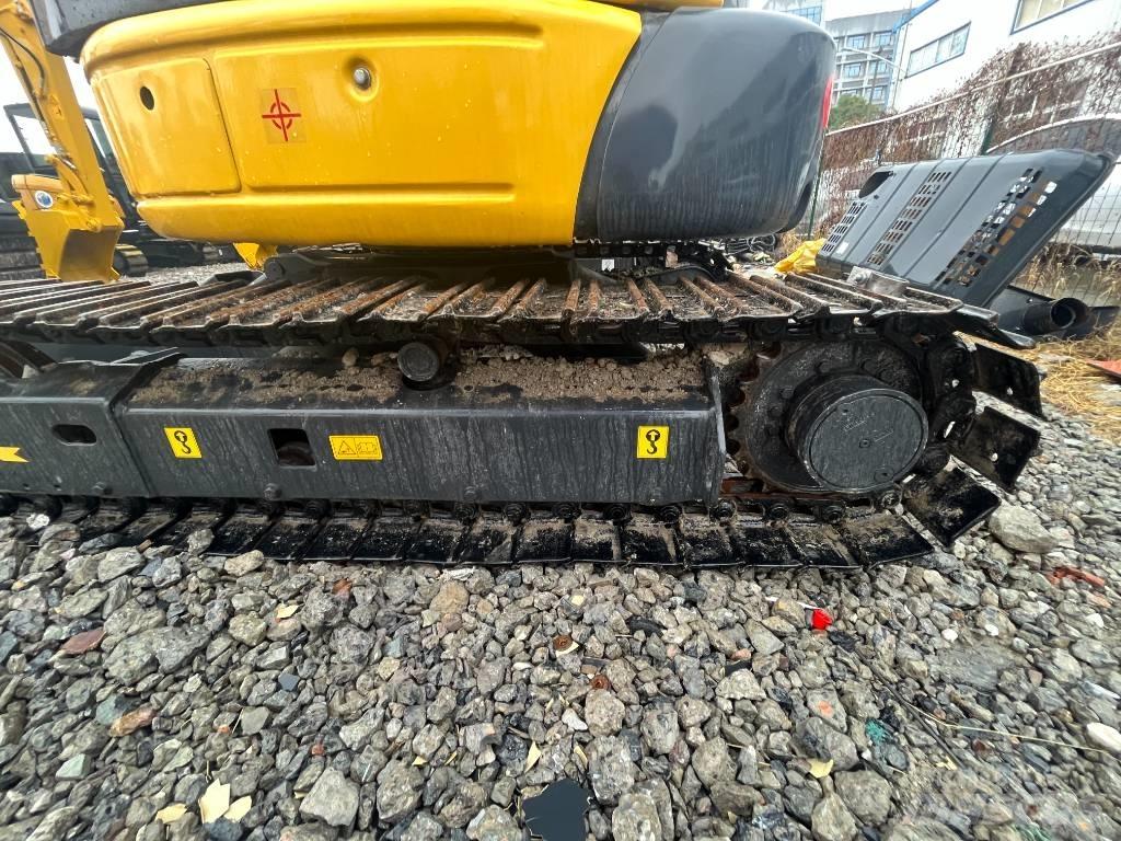 Komatsu PC 35 Paletli ekskavatörler