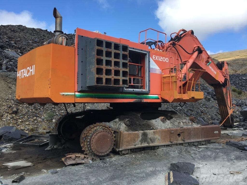 Hitachi EX 1200-5 C Paletli ekskavatörler