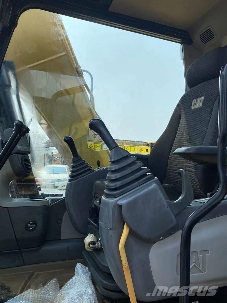 CAT 313 D Paletli ekskavatörler