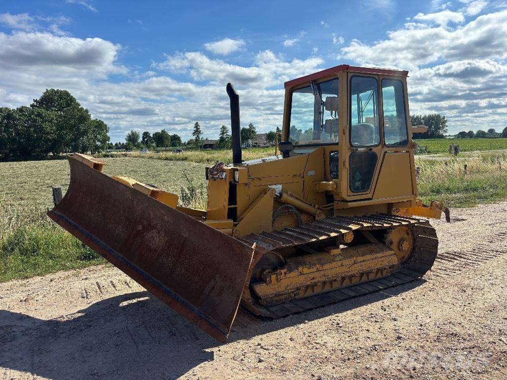 CAT D 4 C Paletli dozerler