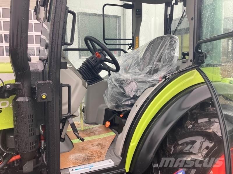 CLAAS NEXOS 240 S Traktörler