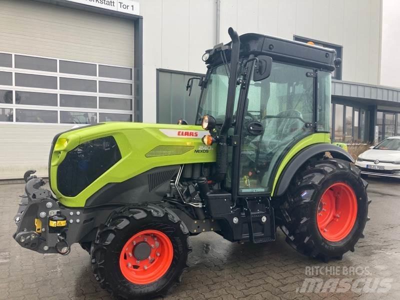 CLAAS NEXOS 240 S Traktörler