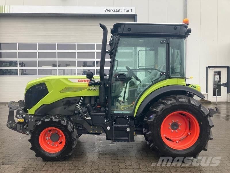 CLAAS NEXOS 240 S Traktörler