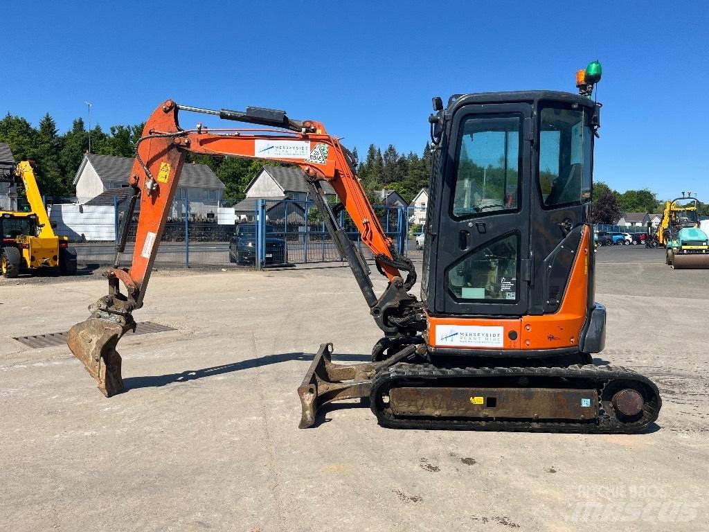 Hitachi ZX33U-6 Mini ekskavatörler, 7 tona dek