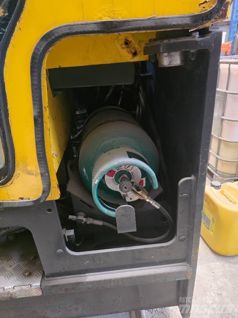 Combilift C4000LPG 4 yönlü reach truck