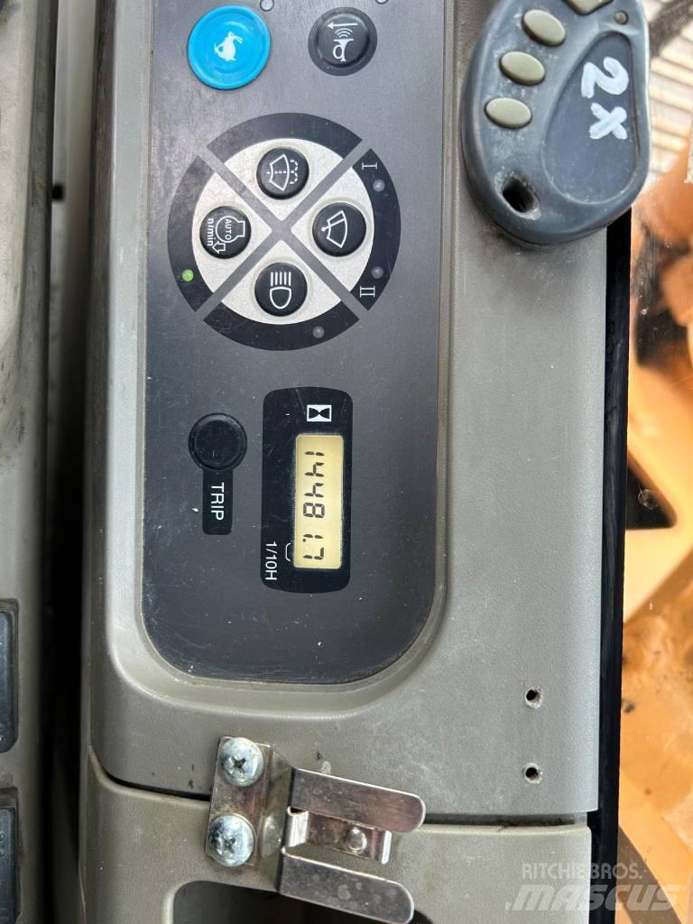 CASE CX 210 B LC Paletli ekskavatörler