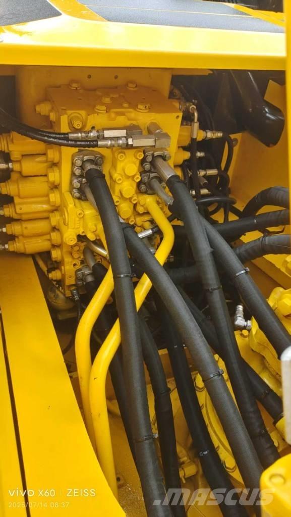 Komatsu PC 220-7 Paletli ekskavatörler