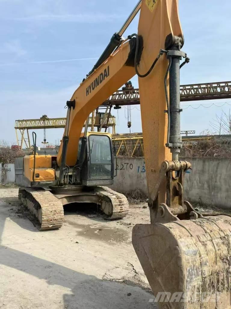Hyundai 215VS Paletli ekskavatörler