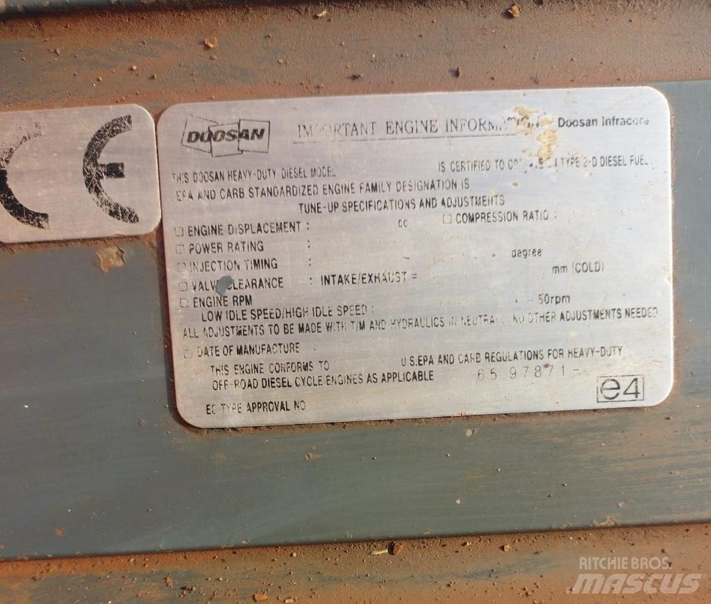 Doosan DX 300 LC-5 Paletli ekskavatörler