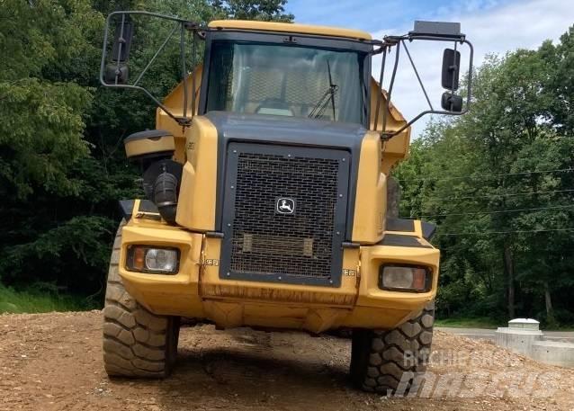 John Deere 300 D Belden kirma kaya kamyonu
