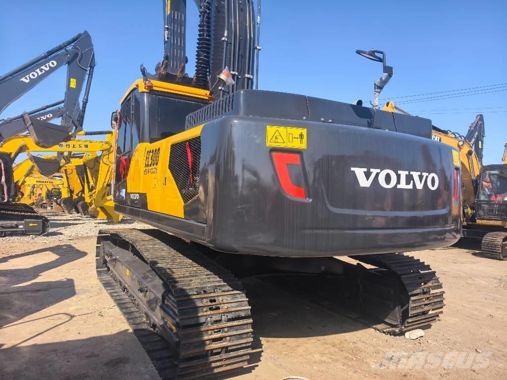Volvo EC 300 D L Paletli ekskavatörler
