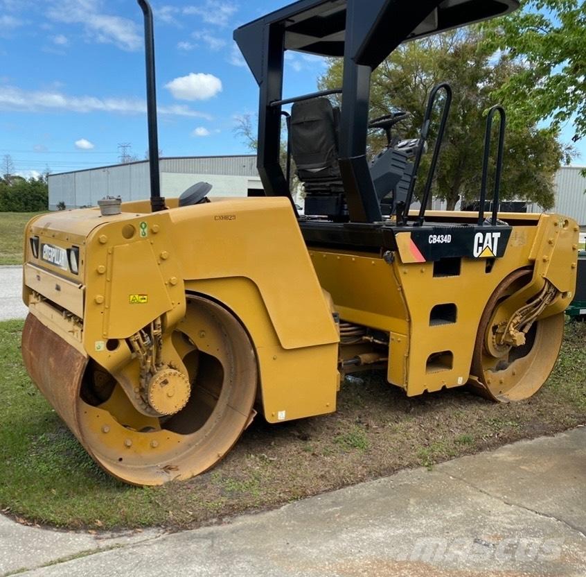 CAT CB 434 D Çift tamburlu silindirler