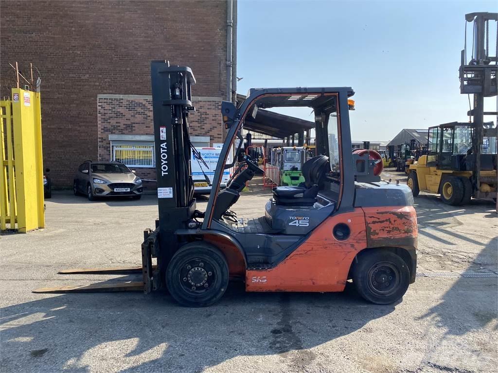 Toyota 8FG40N LPG'li forkliftler