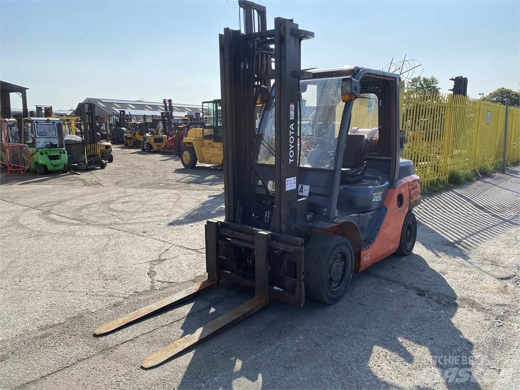 Toyota 8FG40N LPG'li forkliftler