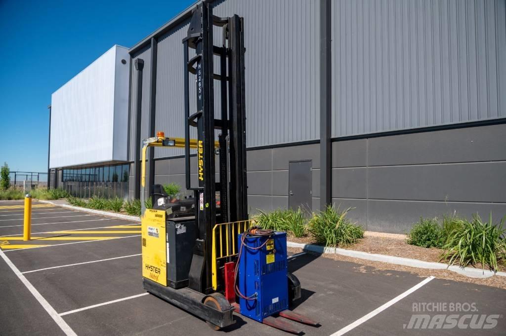 Hyster R2.0H Reach truck - depo içi istif araçları