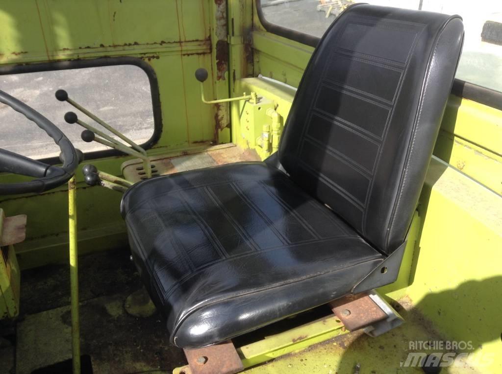 Clark CHY300D Diger