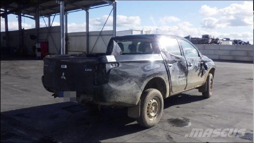 Mitsubishi L 200 4 Pikaplar