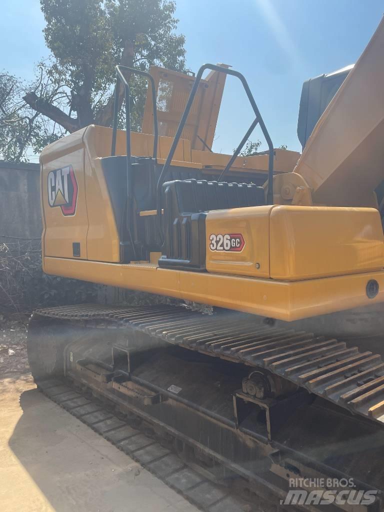 CAT 326 GC Paletli ekskavatörler