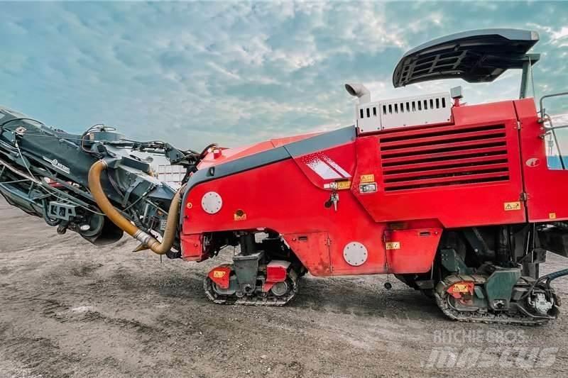Wirtgen W100Fi Diger kamyonlar