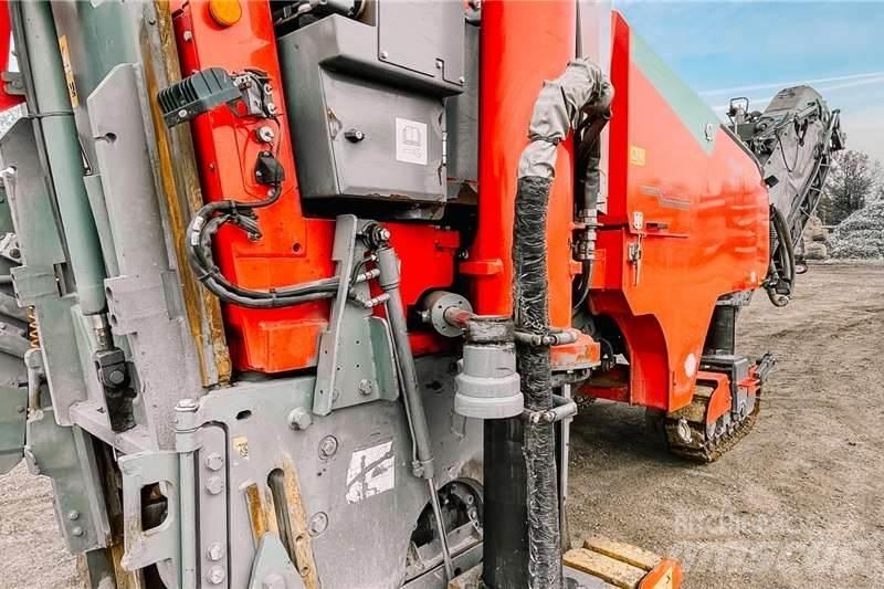 Wirtgen W100Fi Diger kamyonlar