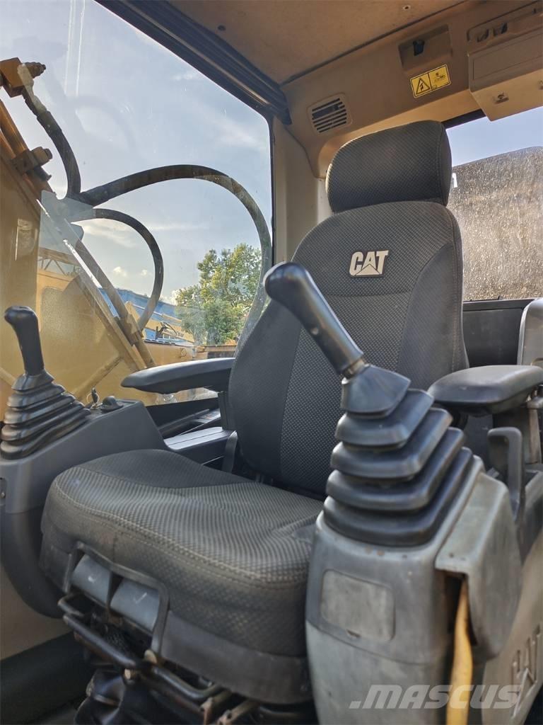 CAT 320 D Paletli ekskavatörler