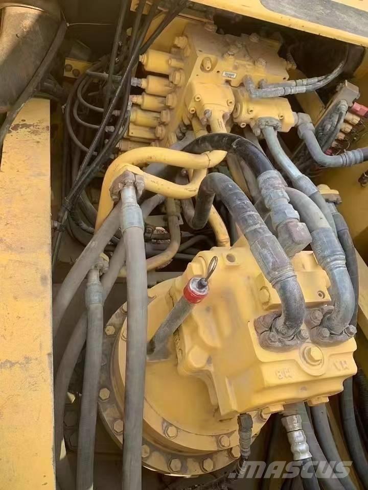 Komatsu PC 360 Paletli ekskavatörler