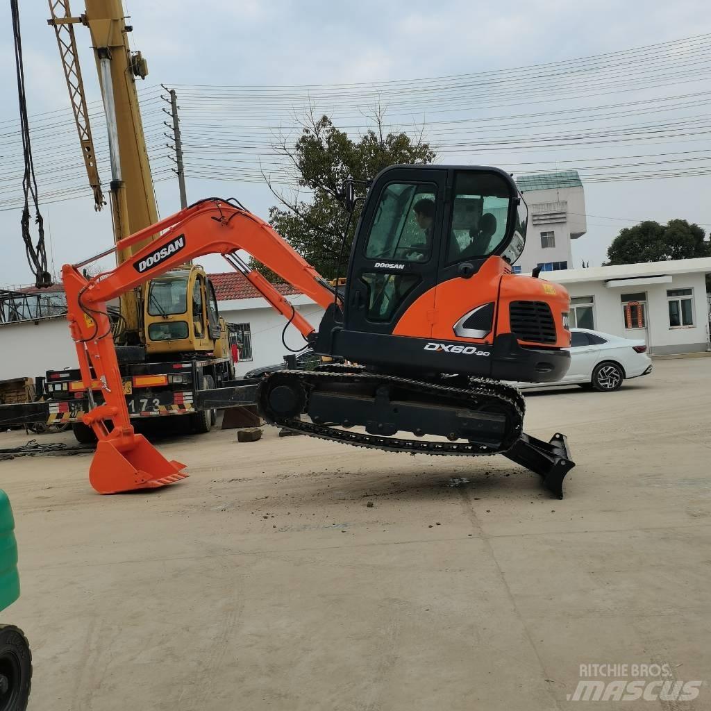 Doosan DX 60 Paletli ekskavatörler