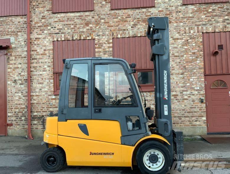 Jungheinrich EFG 550 Elektrikli forkliftler