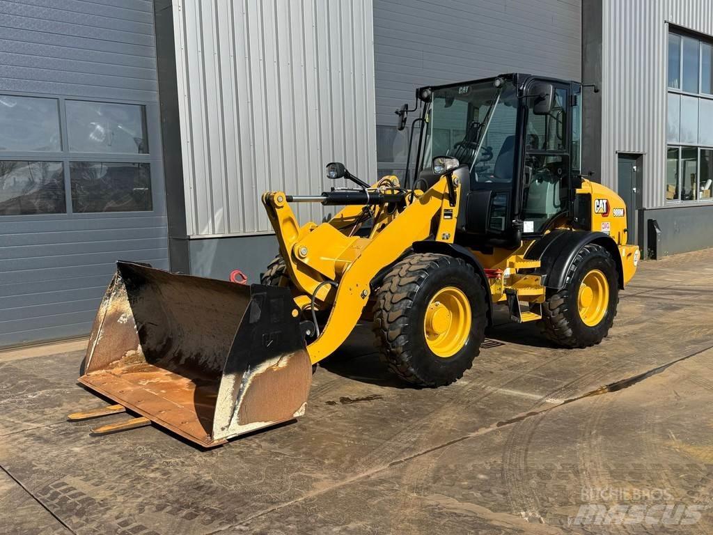 CAT 908M Tekerlekli yükleyiciler