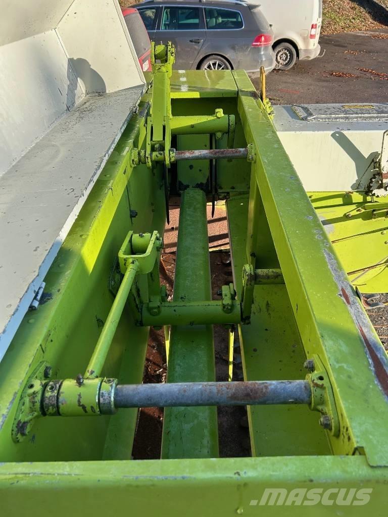 CLAAS Markant 51 Küp balya makinalari