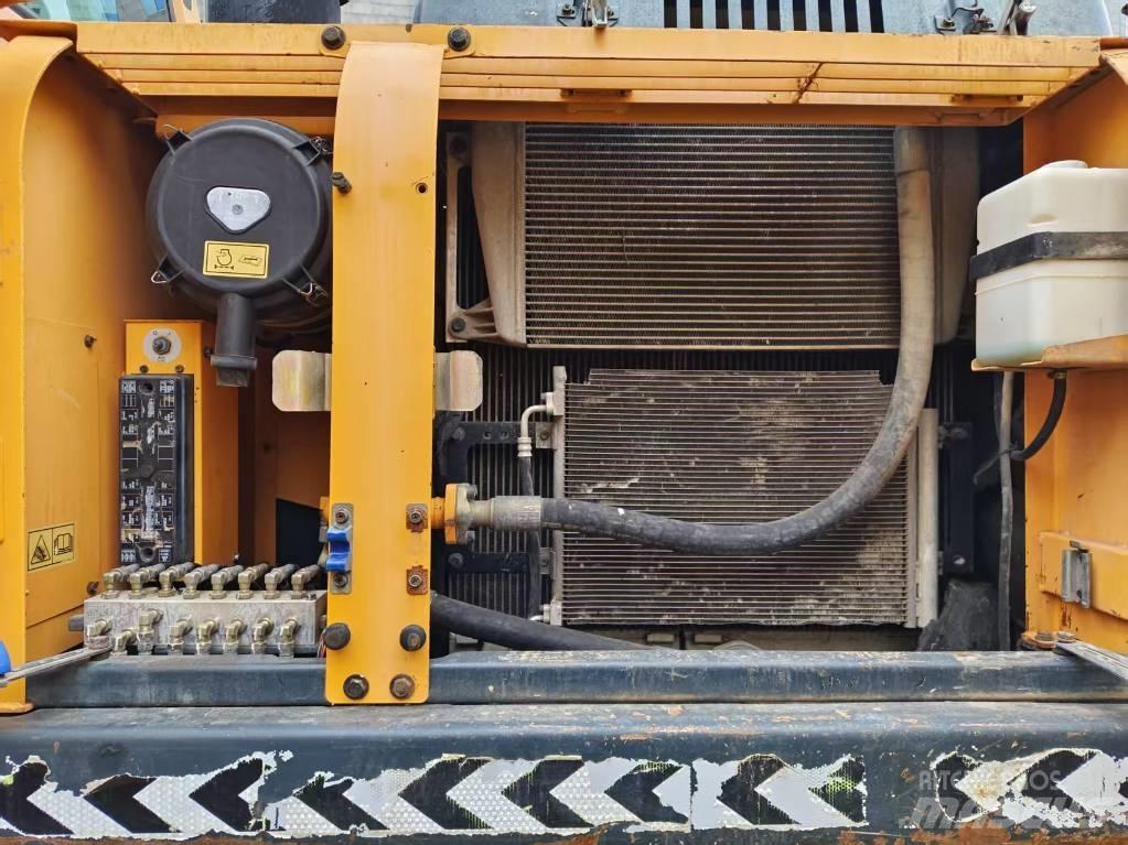 Hyundai R 225LC-9T Paletli ekskavatörler