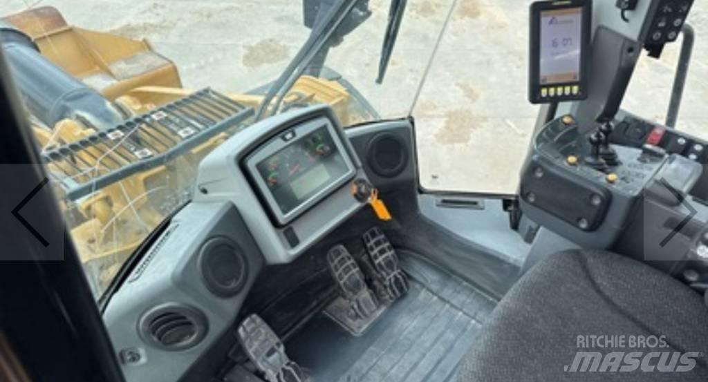 CAT 966 M Tekerlekli yükleyiciler