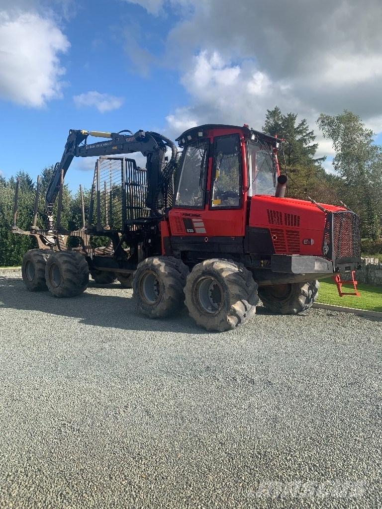 Komatsu 835 Tomruk yükleyici traktörler